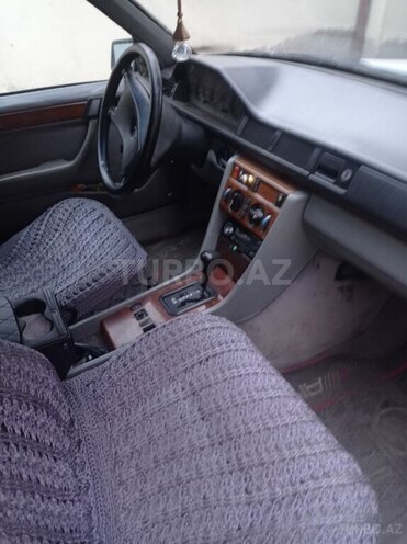 Mercedes E 230 1990, 290,000 km - 2.3 л - Bakı
