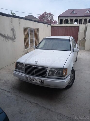 Mercedes E 230 1990, 290,000 km - 2.3 л - Bakı