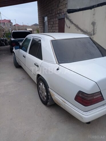 Mercedes E 230 1990, 290,000 km - 2.3 л - Bakı