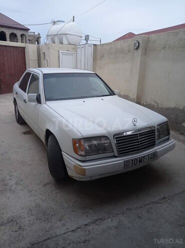 Mercedes E 230 1990, 290,000 km - 2.3 л - Bakı