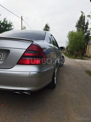 Mercedes E 260 2003, 275,000 km - 2.6 l - Sabirabad