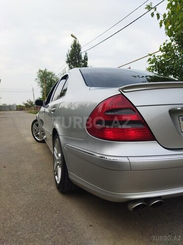 Mercedes E 260 2003, 275,000 km - 2.6 l - Sabirabad