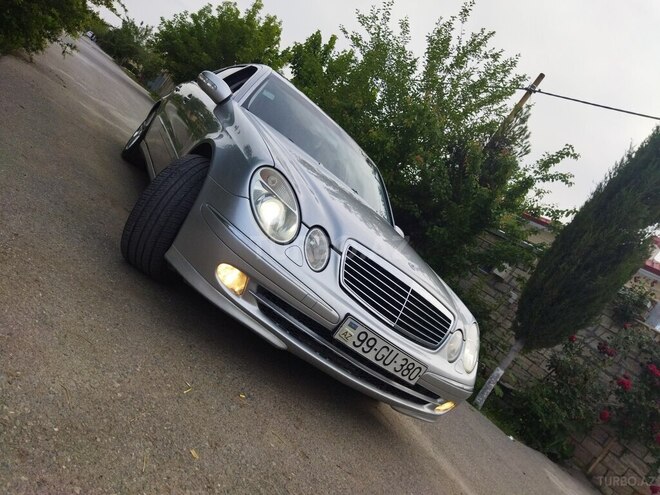 Mercedes E 260 2003, 275,000 km - 2.6 l - Sabirabad