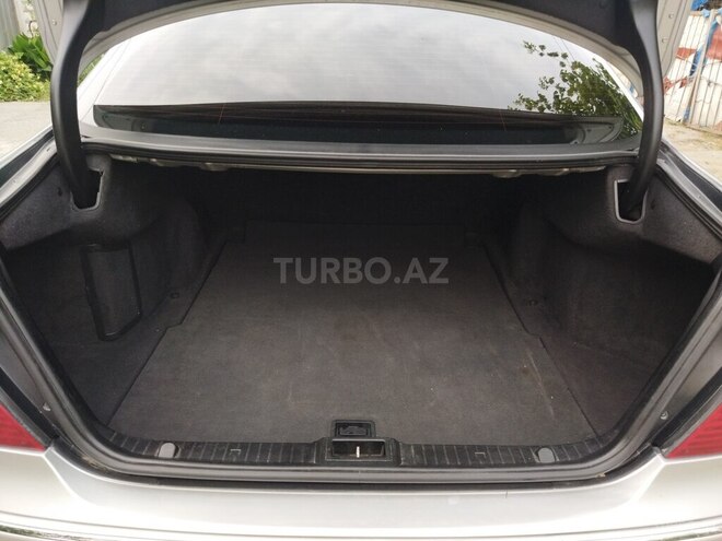 Mercedes E 260 2003, 275,000 km - 2.6 l - Sabirabad