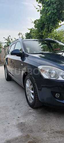 Kia Ceed 2007, 200,000 km - 1.6 l - Ucar