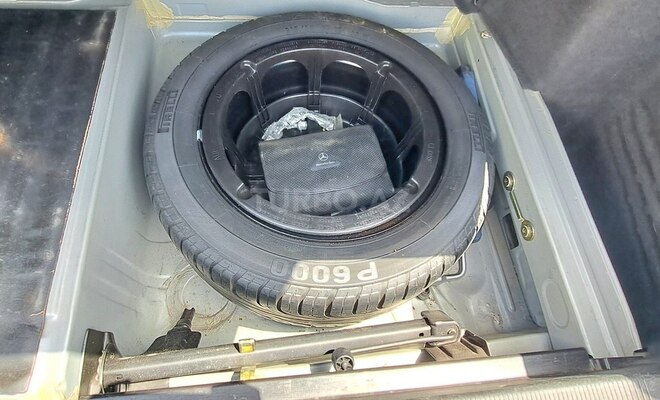 Mercedes E 280 2001, 226,500 km - 2.8 l - Bakı