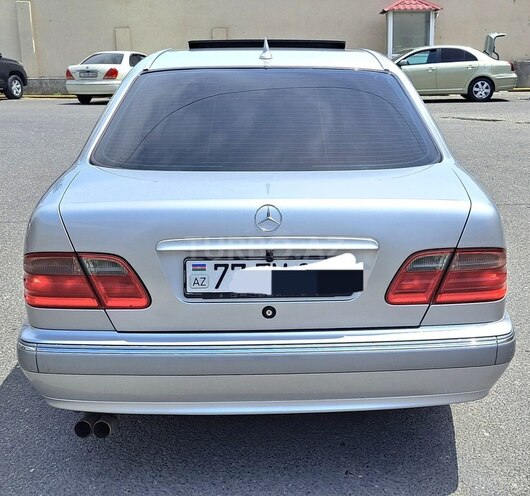 Mercedes E 280 2001, 226,500 km - 2.8 l - Bakı