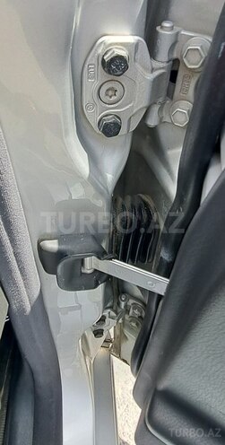 Mercedes E 280 2001, 226,500 km - 2.8 l - Bakı