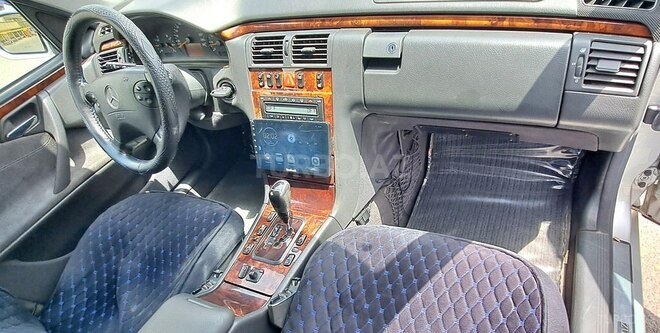 Mercedes E 280 2001, 226,500 km - 2.8 l - Bakı