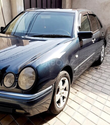 Mercedes E 220 1998, 426,000 km - 2.2 l - Bakı