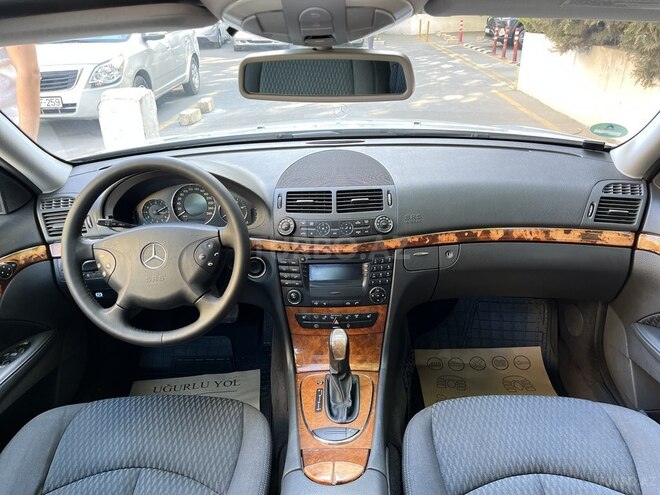 Mercedes E 220 2005, 185,376 km - 2.2 l - Bakı