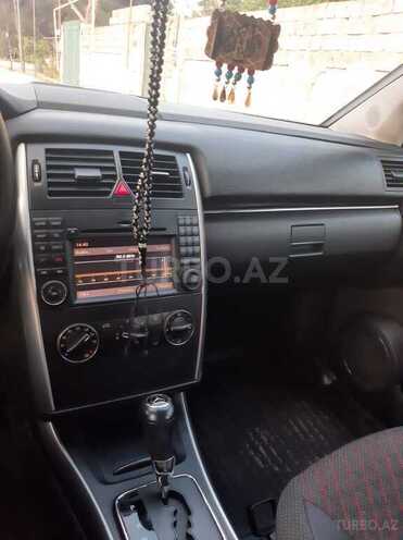 Mercedes B 180 2010, 153,620 km - 1.7 l - Bakı