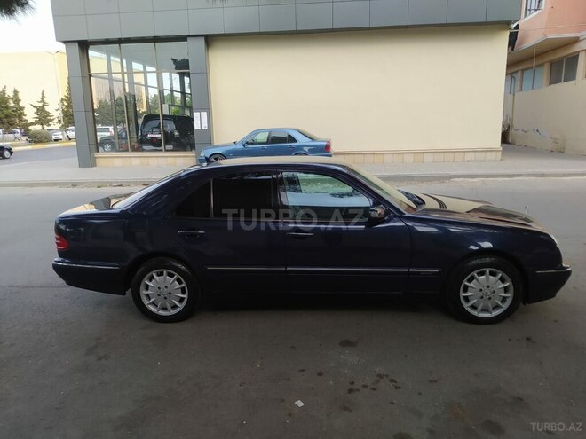 Mercedes E 240 2001, 356,813 km - 2.4 л - Sumqayıt