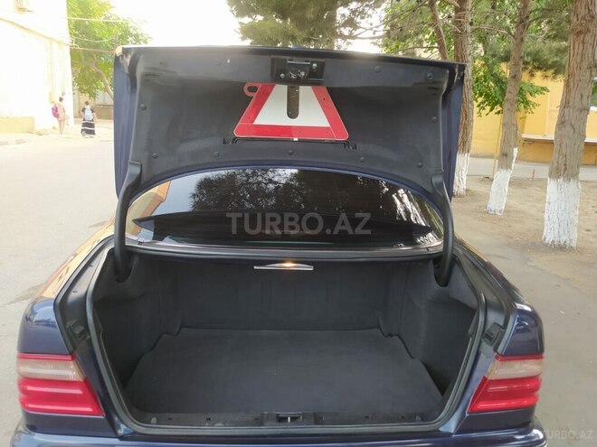 Mercedes E 240 2001, 356,813 km - 2.4 л - Sumqayıt