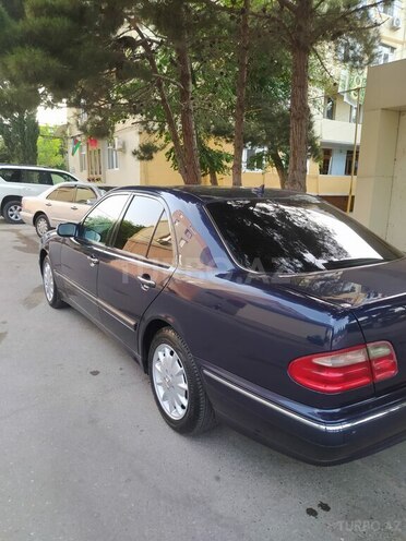 Mercedes E 240 2001, 356,813 km - 2.4 л - Sumqayıt