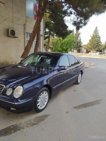 Mercedes E 240 2001, 356,813 km - 2.4 л - Sumqayıt