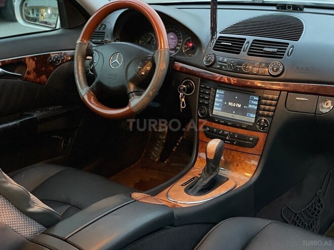 Mercedes E 240 2002, 357,000 km - 2.6 l - Bakı