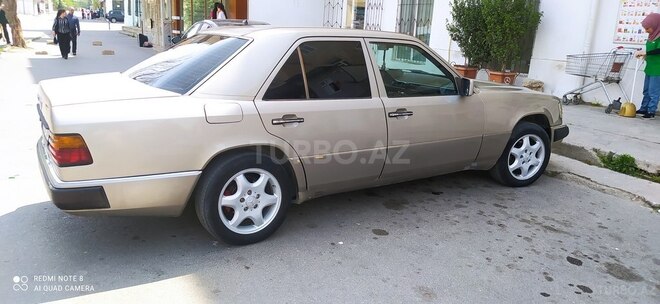 Mercedes E 230 1990, 620,000 km - 2.3 л - Bakı