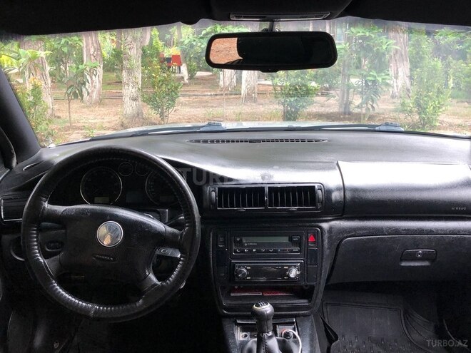 Volkswagen Passat 2003, 261,000 km - 1.8 л - Bakı