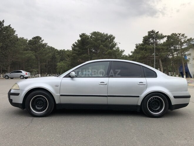 Volkswagen Passat 2003, 261,000 km - 1.8 л - Bakı