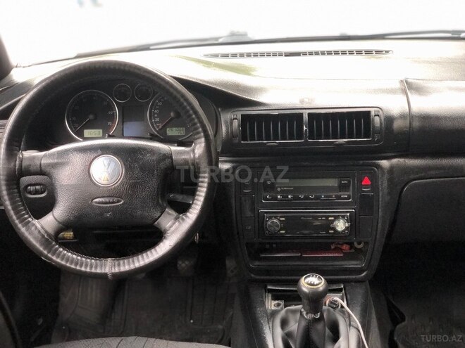 Volkswagen Passat 2003, 261,000 km - 1.8 л - Bakı