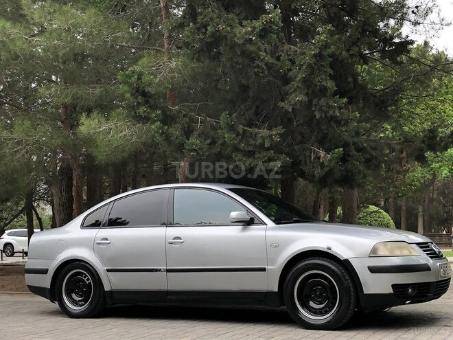 Volkswagen Passat 2003, 261,000 km - 1.8 л - Bakı