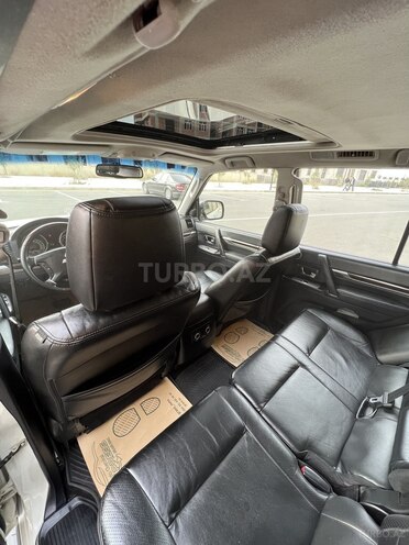 Mitsubishi Pajero 2009, 161,000 km - 3.5 л - Sumqayıt