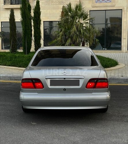 Mercedes E 240 2000, 328,000 km - 2.6 l - Bakı