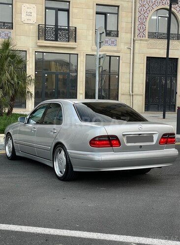 Mercedes E 240 2000, 328,000 km - 2.6 l - Bakı