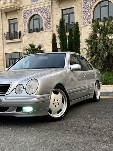 Mercedes E 240 2000, 328,000 km - 2.6 l - Bakı