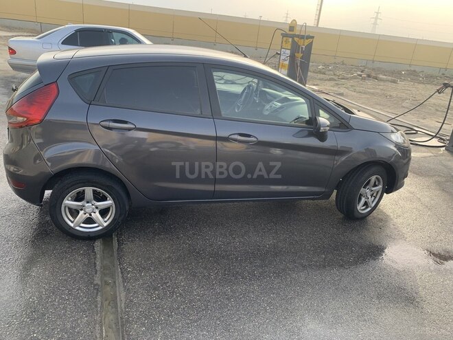 Ford Fiesta 2010, 200,000 km - 1.4 l - Bakı