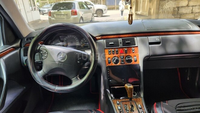 Mercedes E 240 2000, 256,000 km - 2.4 l - Bakı