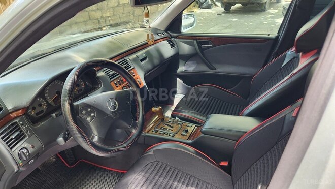 Mercedes E 240 2000, 256,000 km - 2.4 l - Bakı