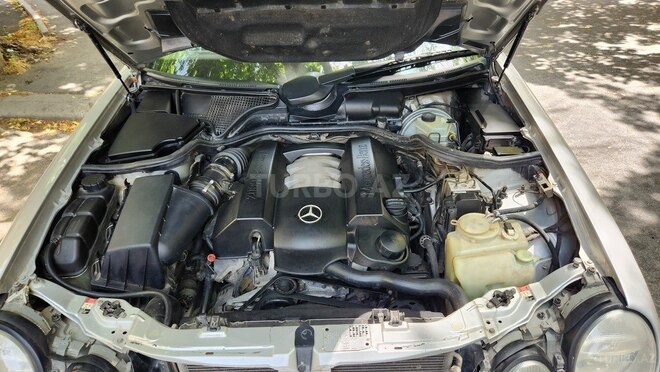 Mercedes E 240 2000, 256,000 km - 2.4 l - Bakı