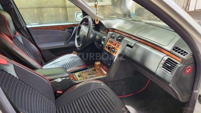 Mercedes E 240 2000, 256,000 km - 2.4 l - Bakı