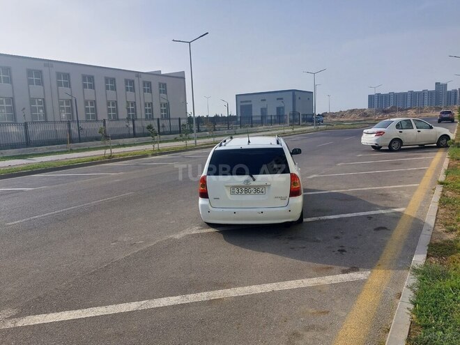 Toyota Corolla 2006, 325,000 km - 1.4 l - Bakı