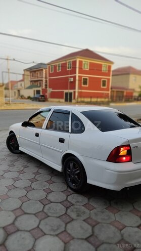 Opel Vectra 1999, 328,139 km - 1.8 л - Sumqayıt