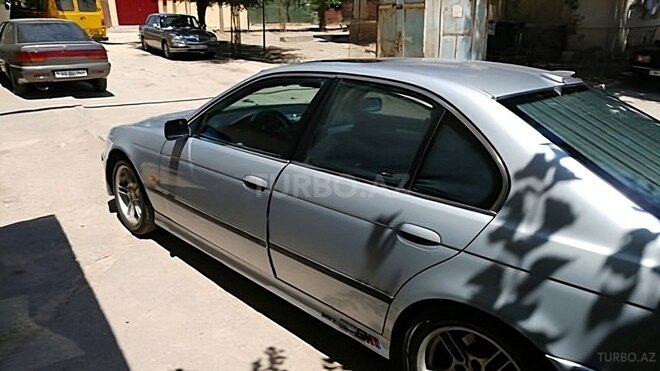 BMW 523 1997, 495,450 km - 2.5 l - Bakı