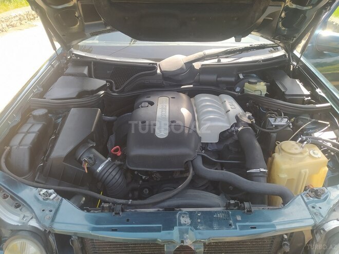 Mercedes E 220 1999, 512,000 km - 2.2 л - Qazax