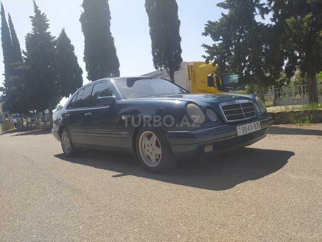 Mercedes E 220 1999, 512,000 km - 2.2 л - Qazax