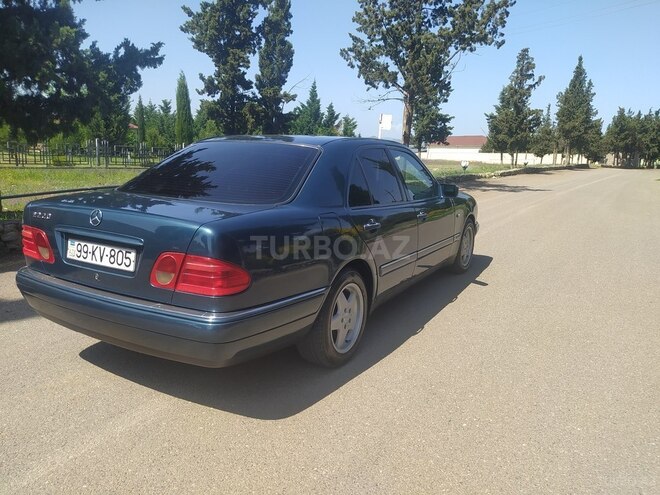 Mercedes E 220 1999, 512,000 km - 2.2 л - Qazax