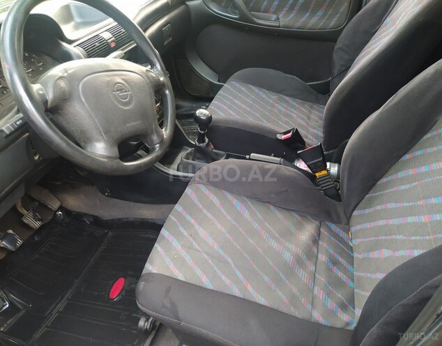 Opel Astra 1995, 360,000 km - 1.6 l - Xudat