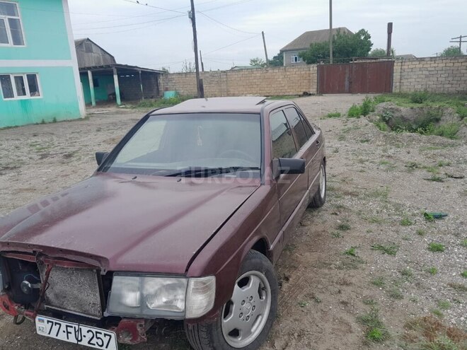Mercedes 190 1991, 318,000 km - 1.8 л - Lənkəran