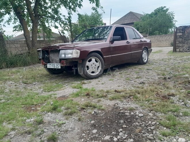 Mercedes 190 1991, 318,000 km - 1.8 л - Lənkəran