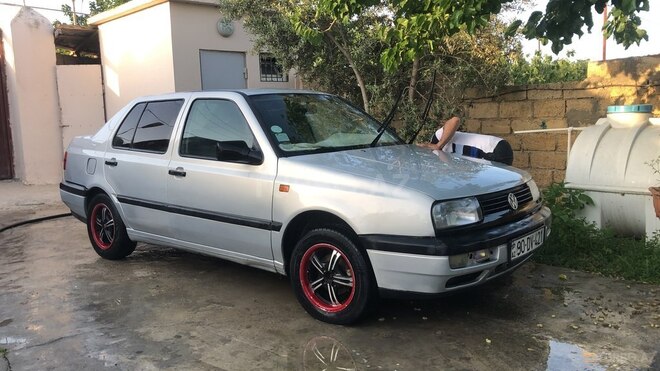 Volkswagen Golf 1994, 280,000 km - 1.8 l - Bakı