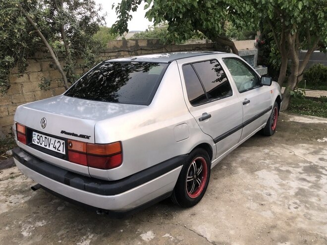 Volkswagen Golf 1994, 280,000 km - 1.8 l - Bakı
