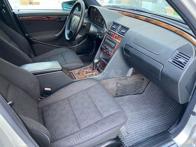 Mercedes C 240 1999, 210,000 km - 2.4 l - Bakı