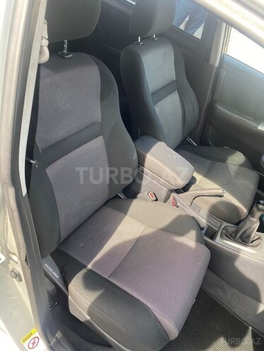 Toyota Corolla 2006, 255,000 km - 1.4 л - Bakı