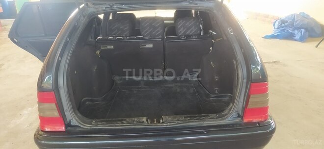 Mercedes C 200 2000, 325,000 km - 2.0 л - Tovuz