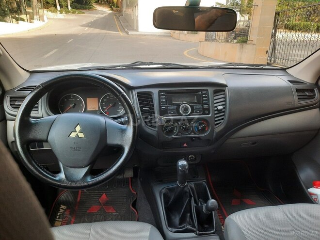 Mitsubishi L200 2016, 163,000 km - 2.5 l - Bakı